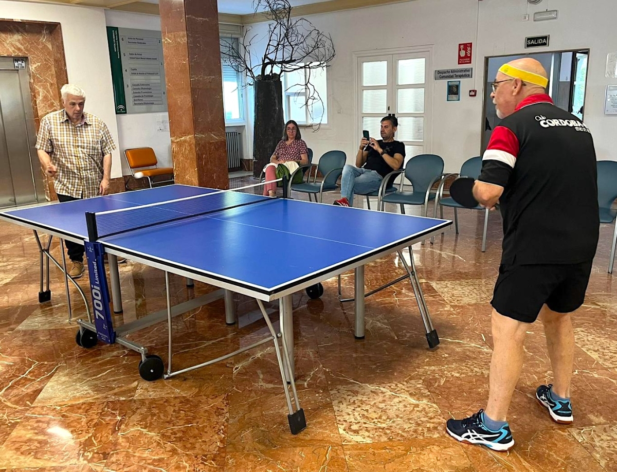 Enfermos mentales Comunidad Terapéutica de Salud Mental como al Hospital de Día Córdoba y jugadores del Cordoba 81 Tenis de Mesa