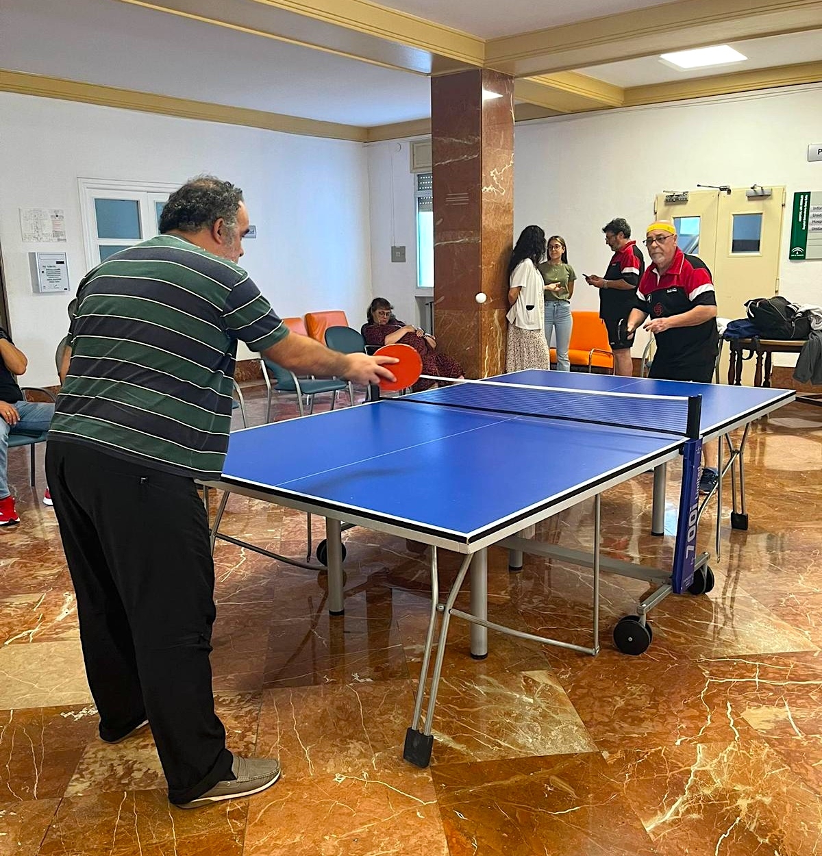 Enfermos mentales Comunidad Terapéutica de Salud Mental como al Hospital de Día Córdoba y jugadores del Cordoba 81 Tenis de Mesa